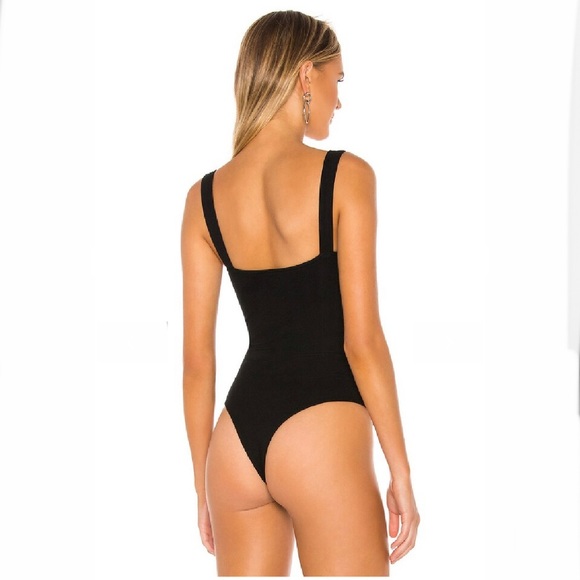 Superdown Mabelle D Ring Ribbed Bodysuit in Black size Medium - Picture 4 of 9